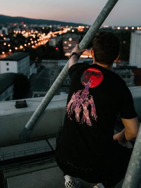 Tričko Lakomstvo- rozšírte svoj outfit neopakovateľným umeleckým dielom