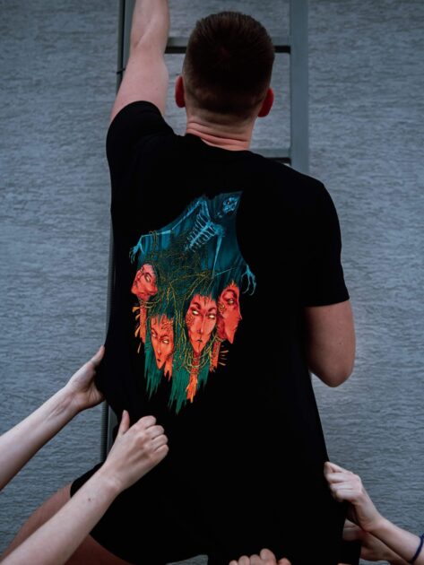 Tričko Závisť- rozšírte svoj outfit neopakovateľným umeleckým dielom